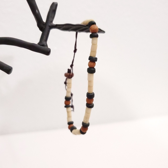 Wood Beaded Bracelet - Picture 3 of 4